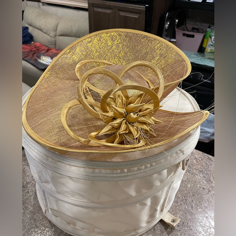 Vintage Yellow Saucer Hat and hat box